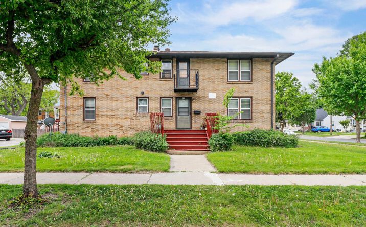 Pictures of Multifamily property located at 432 Oak Street, Madison, WI 53704 for sales - image #1