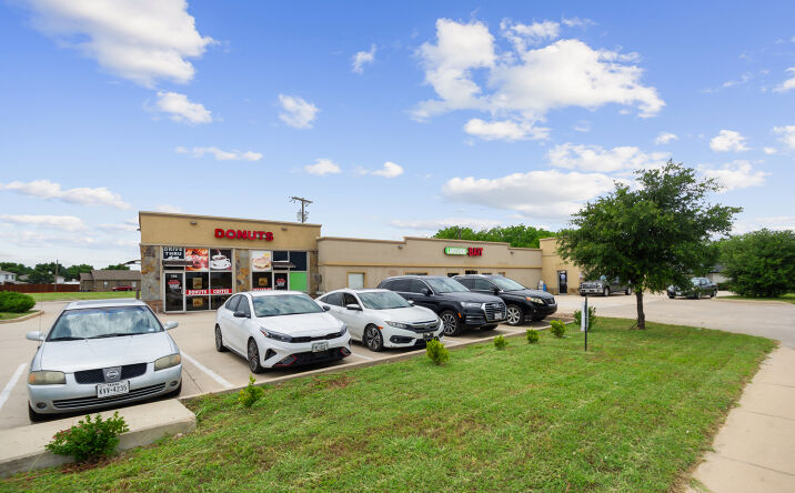 Pictures of Retail property located at 1104 W Eldorado Pkwy, Little Elm, TX 75068 for sales - image #1