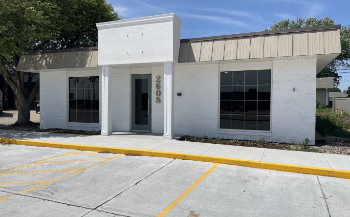 Pictures of Office, Retail property located at 2608 W 2nd St, Hastings, NE 68901 for sales - image #1