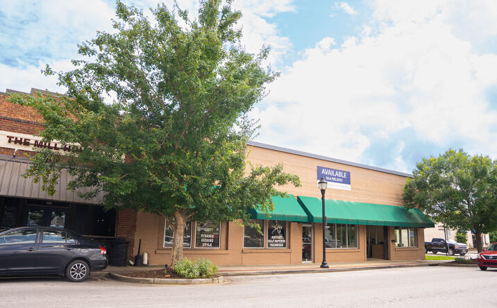 Pictures of Office, Retail property located at 239 Maxwell Ave, Greenwood, SC 29646 for sales - image #1
