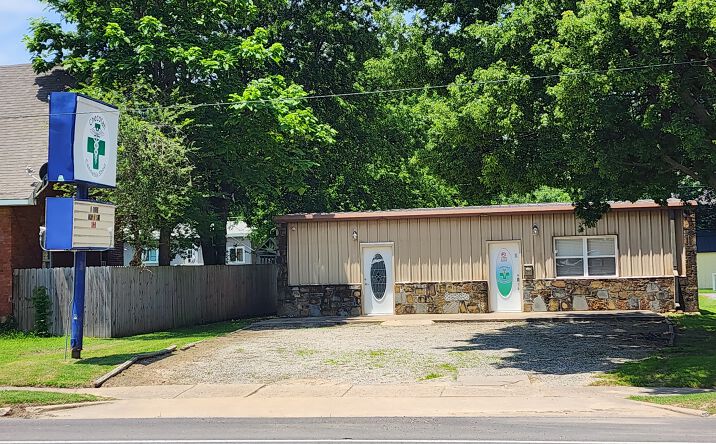 Pictures of Retail property located at 312 N Broadway, Checotah, OK 74432 for sales - image #1