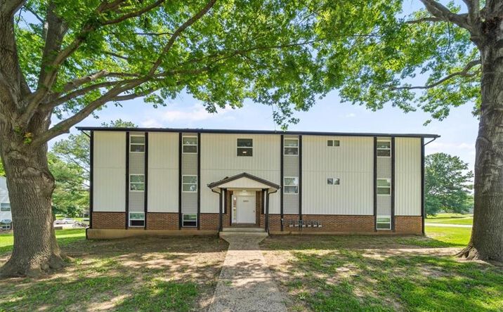 Pictures of Special Purpose property located at 2203 Twin Oaks Drive, Harrisonville, MO 64701 for sales - image #1