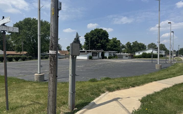 Pictures of Retail property located at 227 Sycamore Road, Genoa, IL 60135 for sales - image #1