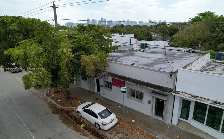 Pictures of Retail property located at 1274 NW 29th St, Miami, FL 33142 for sales - image #1