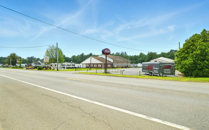 Pictures of Office, Retail property located at 962 Southampton Rd, Westfield, MA 01085 for sales - image #1