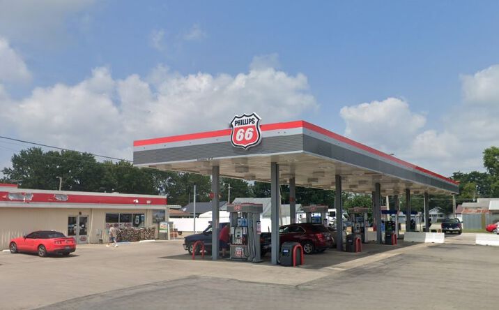 Pictures of Retail property located at 113 W Green St, Centralia, IL 62801, 5728 State Route 154, Pinckneyville, IL 62274, 105 E Elm St, Albion, IL 62806, 600 US-45, Cisne, IL 62823, 614 S Commercial ST, Harrisburg, IL 62946, 1117 E 5th St, Metropolis, IL 62960, 500 S Broadway, Salem, IL 62881, 337 IL - 32, Stewardson, IL 62463, 107 N main St, Wayne City, IL 62895, 1500 Church St, Xenia, IL 62899 for sales - image #1