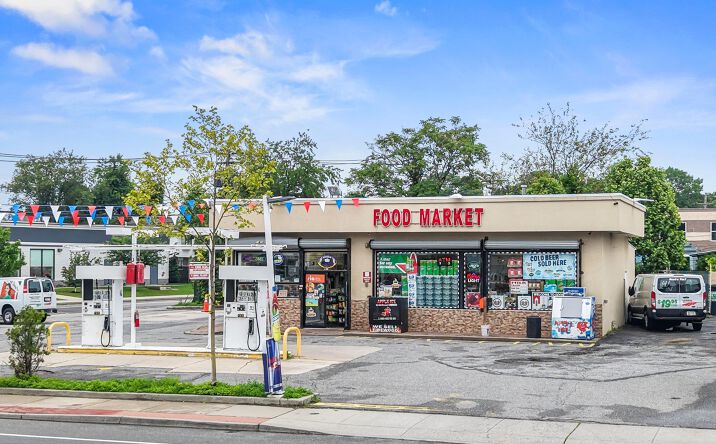 Pictures of Retail property located at 257 Bay Shore Road, Babylon, NY 11729 for sales - image #1