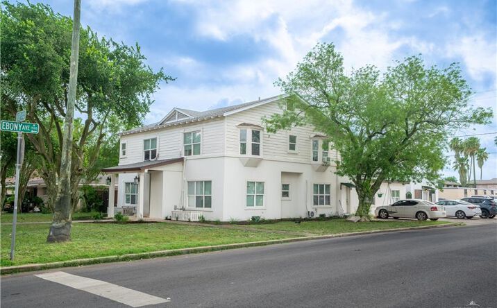 Pictures of Multifamily property located at 502 N 15th Street, McAllen, TX 78501 for sales - image #1
