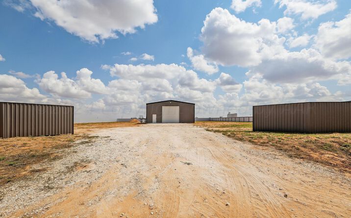 Pictures of Mixed Use property located at 718 State Line Rd, Farwell, TX 79325 for sales - image #1