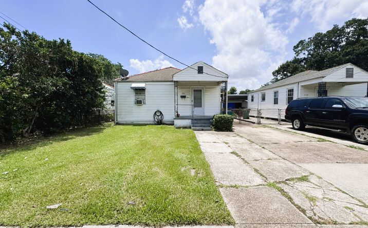 Pictures of Office, Retail, Special Purpose property located at 304 Clearview Pkwy, Metairie, LA 70001 for sales - image #1