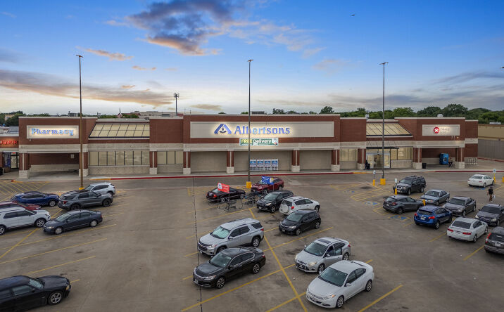 Pictures of Retail property located at 3525 Sycamore School Rd, Fort Worth, TX 76133 for sales - image #1