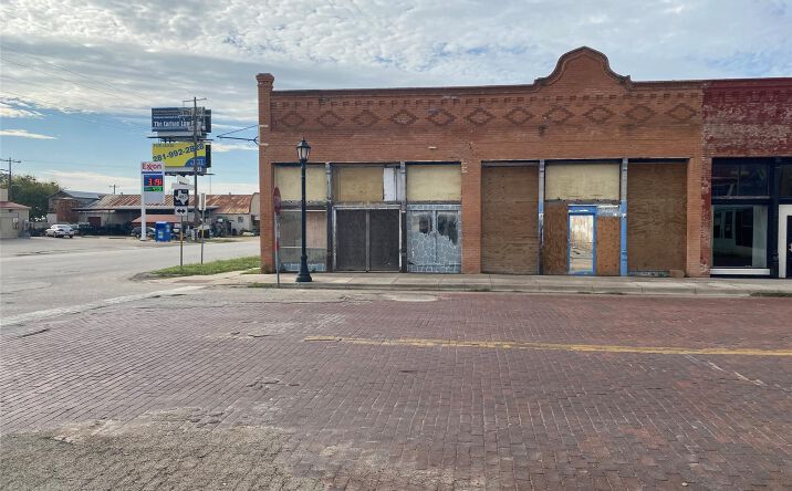 Pictures of Retail property located at 239 E Clark St, Bartlett, TX 76511 for sales - image #1