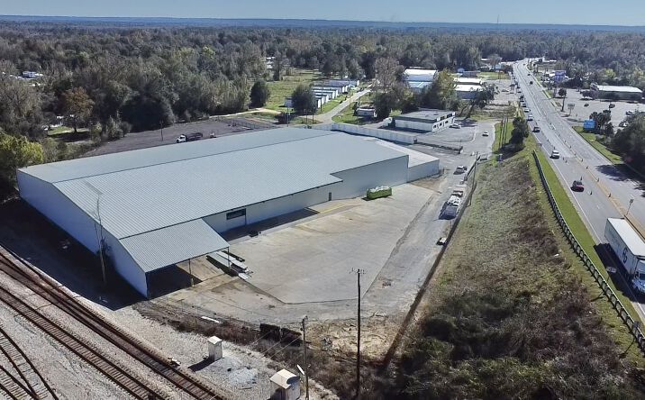 Pictures of Industrial, Retail, Special Purpose property located at 2135 StateLine Rd., Flomaton, AL null for sales - image #1