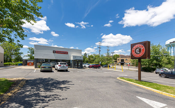 Pictures of Retail property located at 978 Greentree Road, Pittsburgh, PA 15220 for sales - image #1