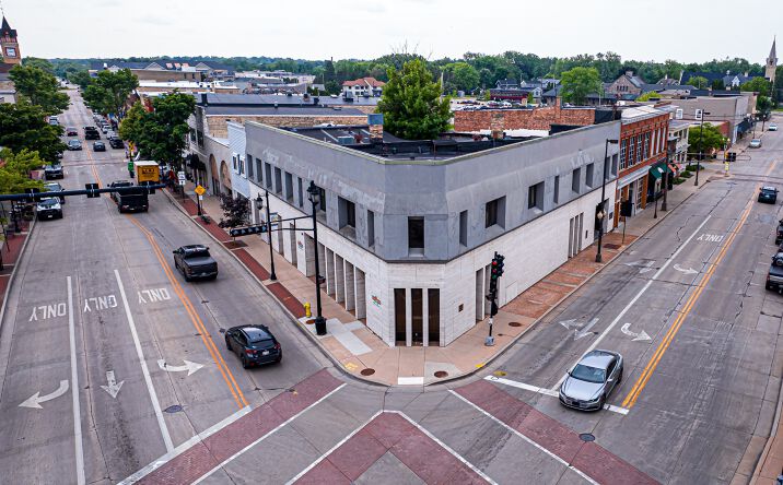 Pictures of Retail, Office property located at 105 E Wisconsin Ave, Oconomowoc, WI 53066 for sales - image #1