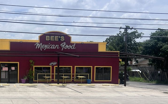 Pictures of Retail property located at 808 Lockhill Selma, Castle Hills, TX 78213 for sales - image #1