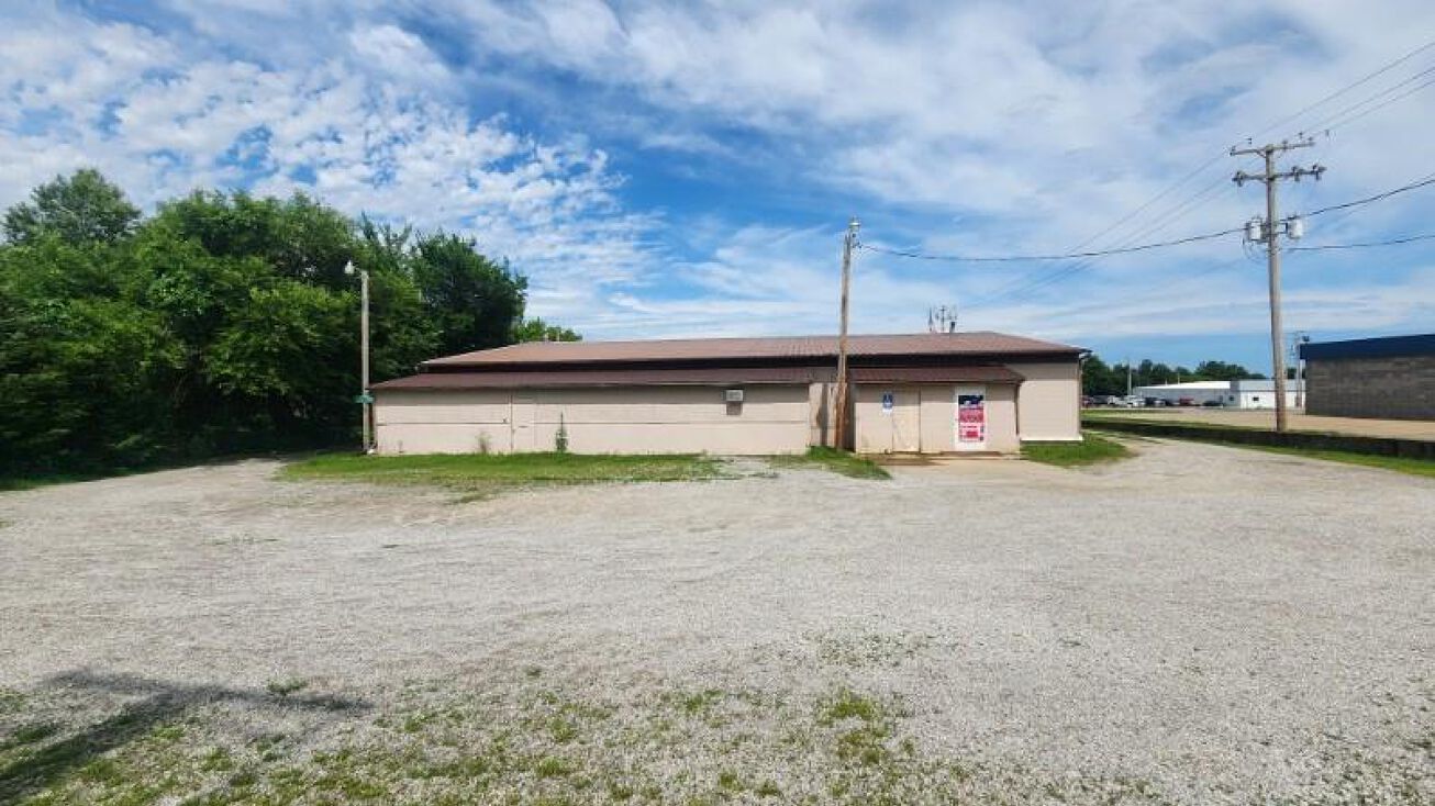 137 S East Avenue, Columbus, KS 66725 | Crexi.com