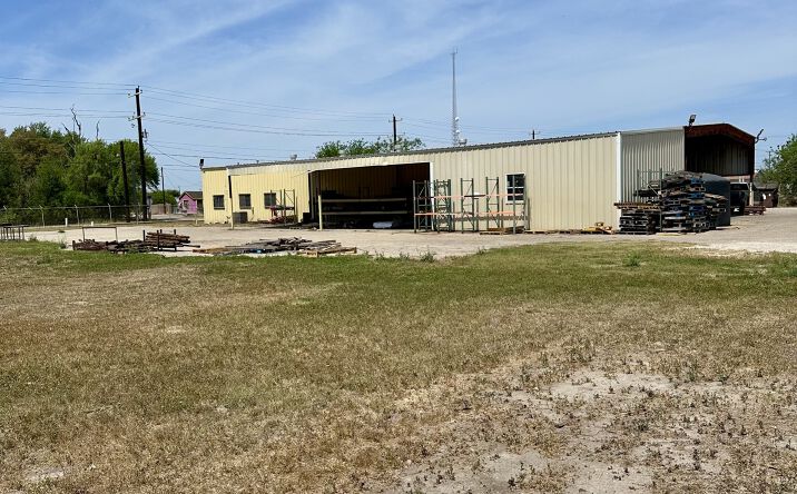 Pictures of Industrial property located at 520 S Gulf St, Alice, TX 78332 for sales - image #1