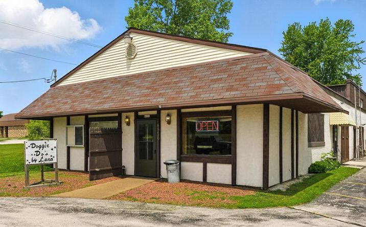Pictures of Mixed Use, Retail property located at 4326 Michigan Ave, Manitowoc, WI 54220 for sales - image #1