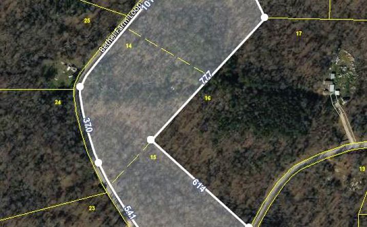 Pictures of Land property located at 520 Bethel Farm Loop, Camden, TN 38320 for sales - image #1
