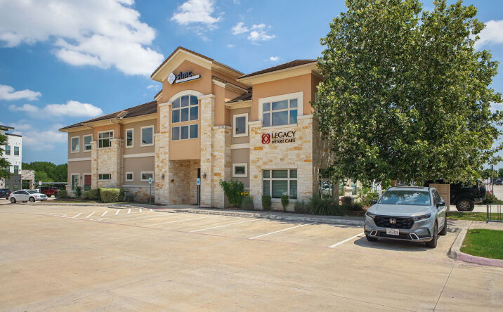 Pictures of Office property located at 2 Spurs Ln, San Antonio, TX 78240 for sales - image #1