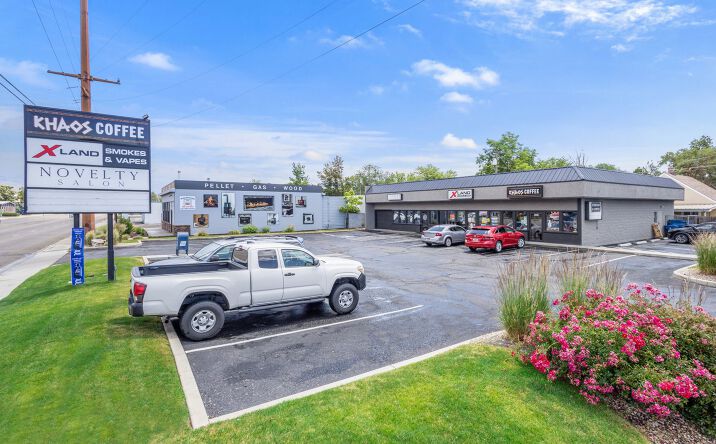 Pictures of Retail property located at 3925 - 3931 Overland Road, Boise, ID 83705 for sales - image #1
