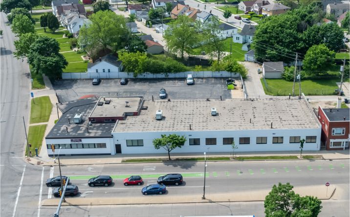 Pictures of Office property located at 4775 N Green Bay Ave, Milwaukee, WI 53209 for sales - image #1