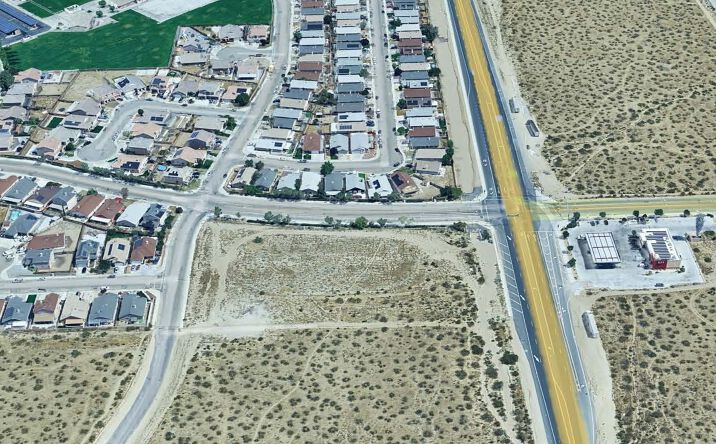 Pictures of Land property located at SWC Of Highway 395 & Luna Road, Victorville, CA 92392 for sales - image #1