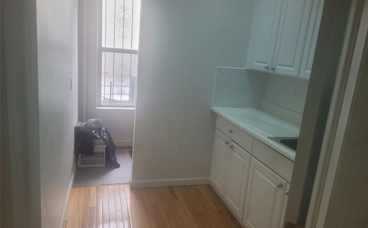 Pictures of Mixed Use property located at 3905 5th Avenue, New York, NY 11232 for sales - image #1