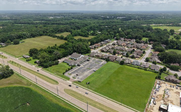 Pictures of Land property located at 710 S Byhalia Rd, Collierville, TN 38017 for sales - image #1
