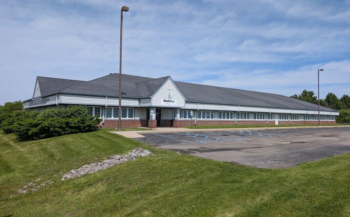 Pictures of Retail, Office property located at 140 E 53rd St, Anderson, IN 46013 for sales - image #1