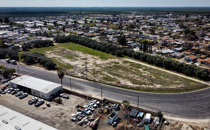 Pictures of Land property located at Vernon Avenue, Lindsay, CA 93247 for sales - image #1