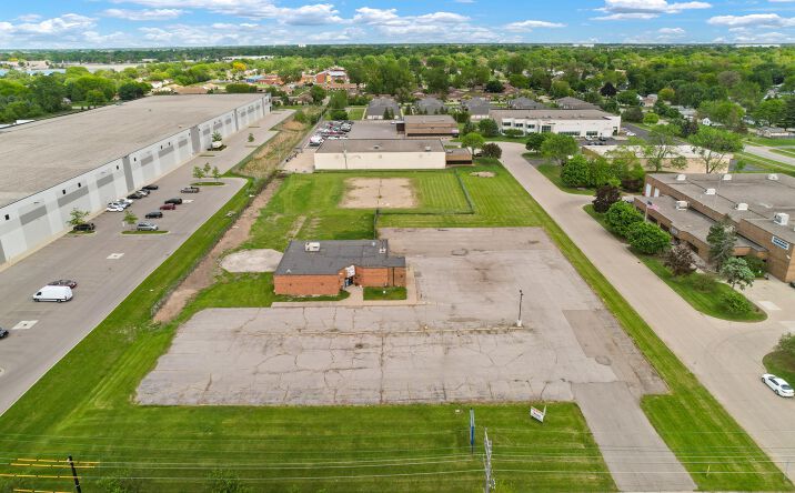 24200 DEQUINDRE RD Warren MI 48091-3329 APN: 12-13-30-151-009 | Crexi.com