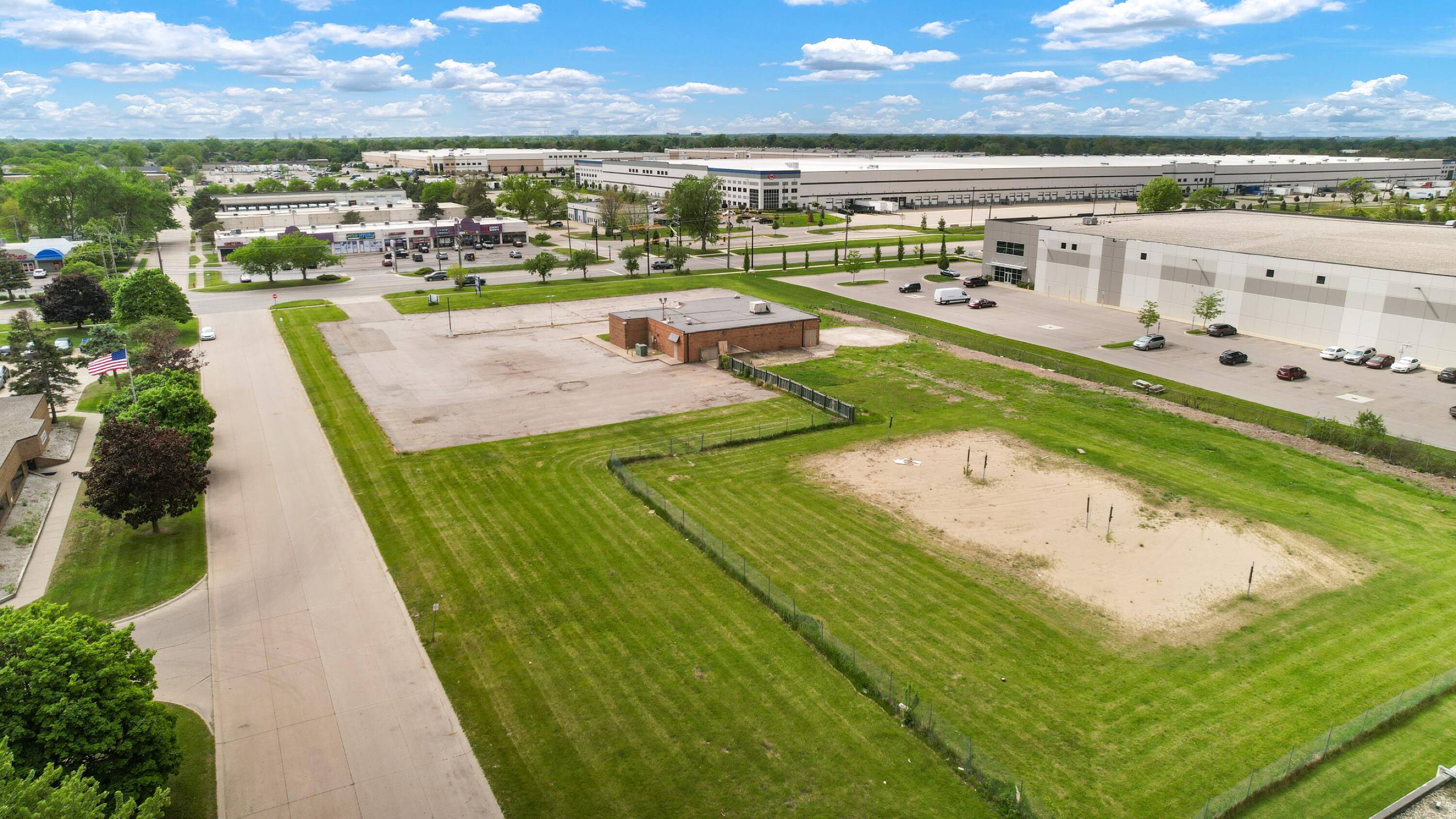 24200 DEQUINDRE RD Warren MI 48091-3329 APN: 12-13-30-151-009 | Crexi.com