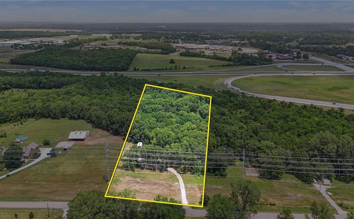Pictures of Land property located at 34730 W 95th Street, De Soto, KS 66018 for sales - image #1