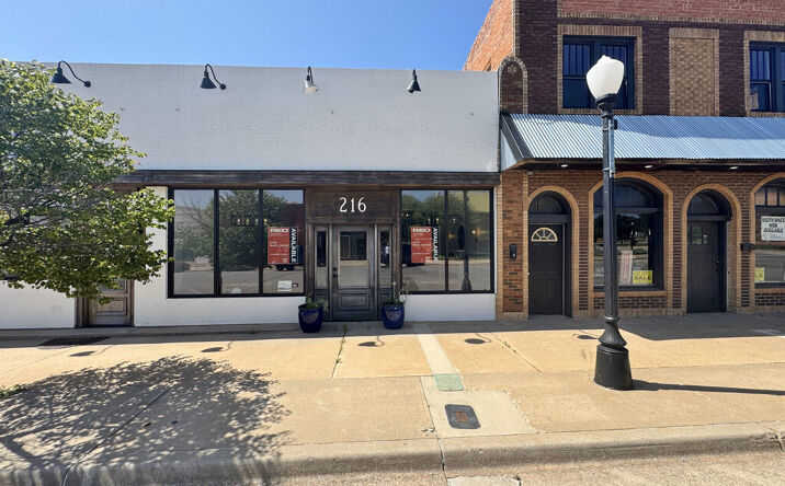 Pictures of Retail, Office property located at 216 W Broadway Ave, Elk City, OK 73644 for sales - image #1