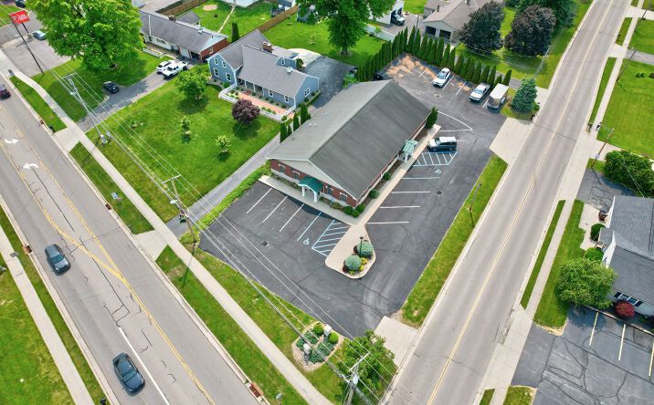 Pictures of Office, Retail property located at 366 Portland Way N, Galion, OH 44833 for sales - image #1