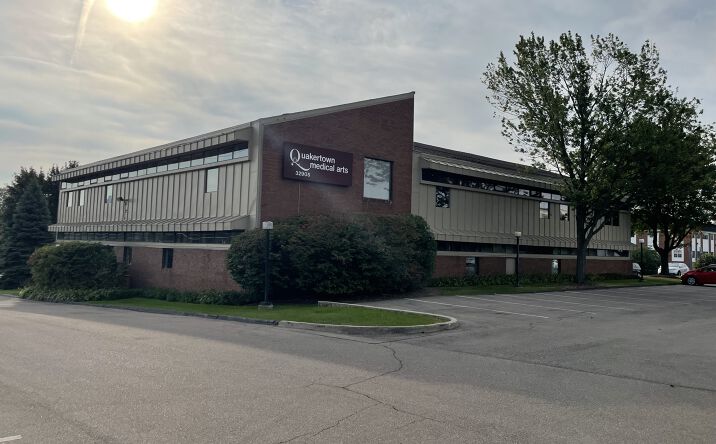 Pictures of Office property located at 32905 W Twelve Mile Rd, Farmington Hills, MI, USA, Farmington Hills, MI 48334 for sales - image #1