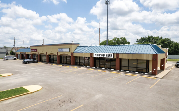 Pictures of Retail property located at 1309 W 31st St S, Wichita, KS 67217 for sales - image #1