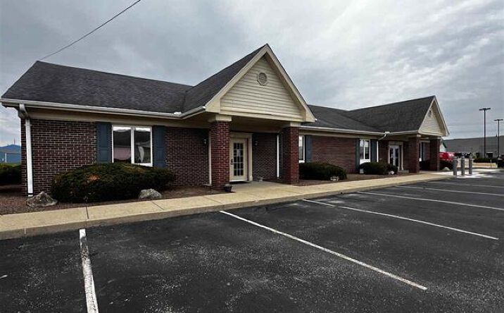 Pictures of Office, Industrial property located at 525 Honey Creek Dr, Terre Haute, IN 47802 for sales - image #1