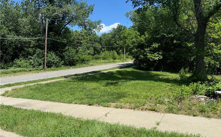 Pictures of Land property located at 1800 E 24th Street, Kansas City, MO 64127 for sales - image #1