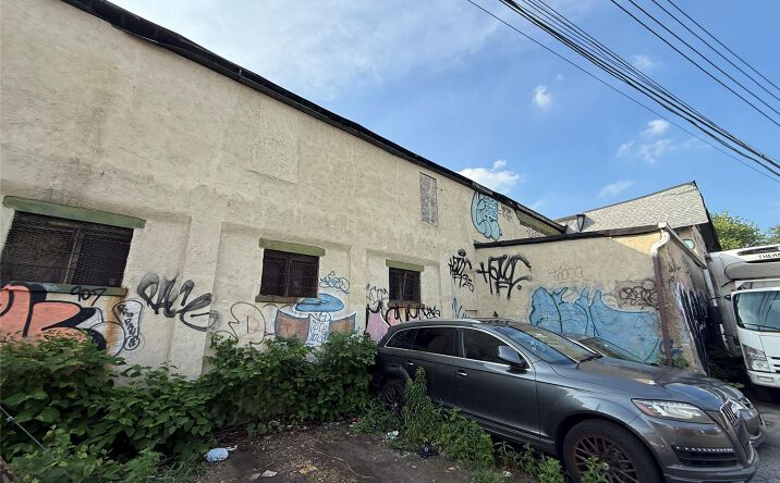 Pictures of Industrial property located at 18-70 41 street, New York, NY 11105 for sales - image #1