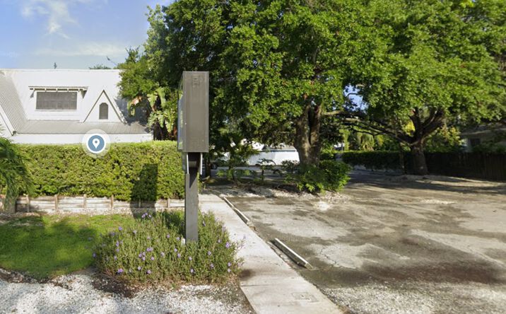 Pictures of Office property located at 205 S MacDill Ave, Tampa, FL 33609 for sales - image #1