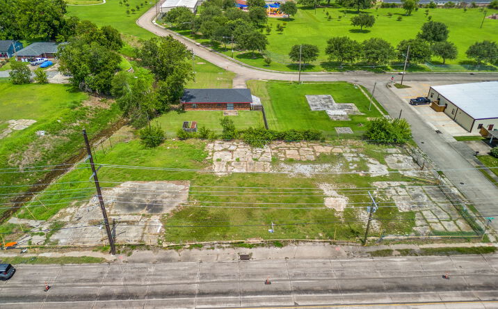 Pictures of Land property located at 2101 Gerstner Memorial Dr, Lake Charles, LA 70601 for sales - image #1
