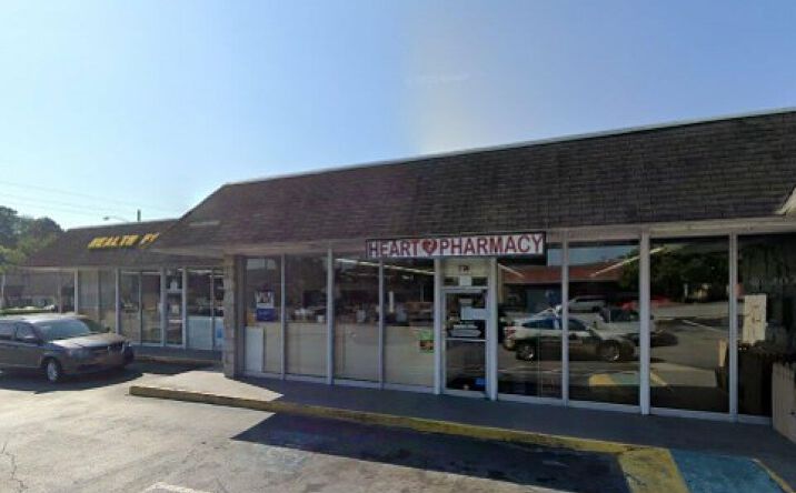 Pictures of Retail property located at 706 Springdale Drive, Riverdale, GA 30274 for sales - image #1