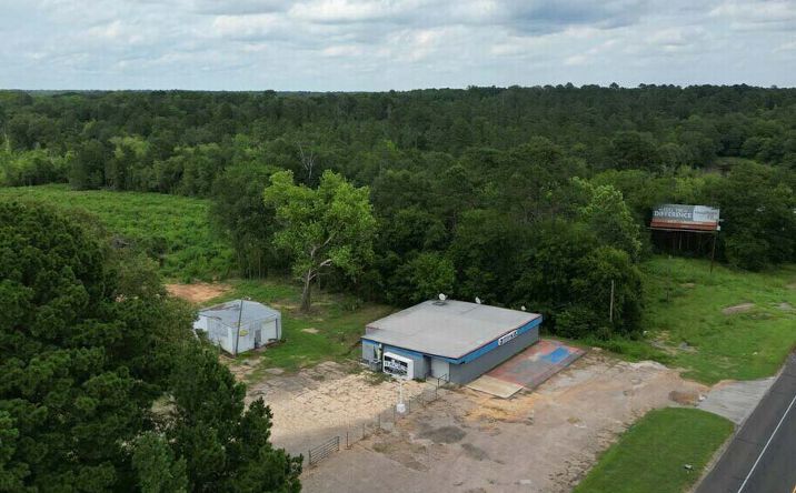Pictures of Retail, Land property located at 6656 W State Highway 31, Kilgore, TX 75662 for sales - image #1
