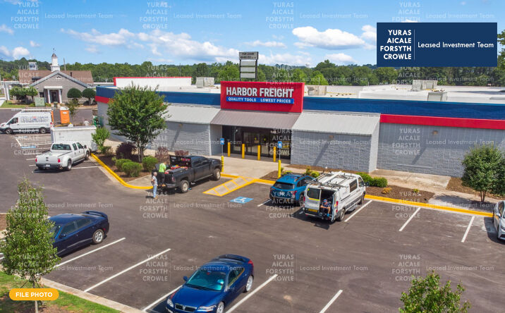 Pictures of Retail property located at 140 Centennial Dr, Carrollton, GA 30117A for sales - image #1