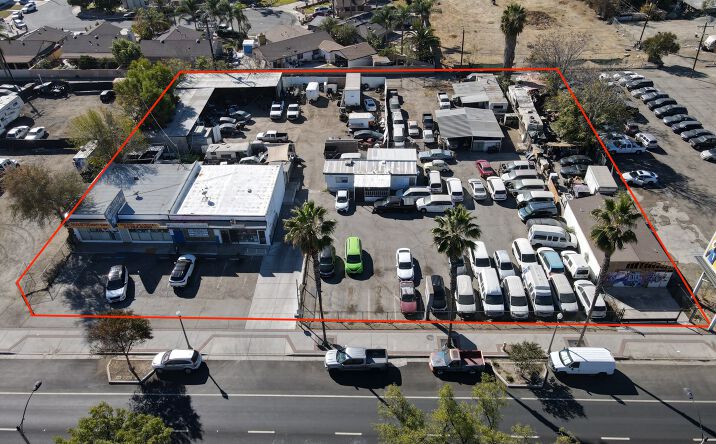 Pictures of Retail property located at 5360 Mission Blvd, Riverside, CA 92509 for sales - image #1