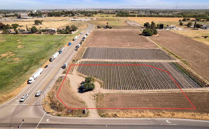 Pictures of Land property located at 584 French Camp Rd, French Camp, CA 95231 for sales - image #1