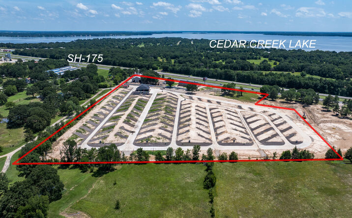 image of property at 15821 E HIGHWAY 175 Kemp TX 75143-4313